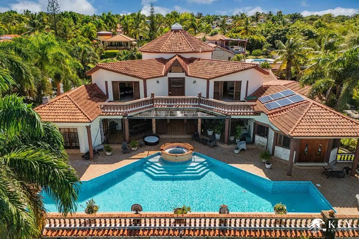Villa de 5 Habitaciones con Vista al Mar en Venta en Cabarete — Foto 1
