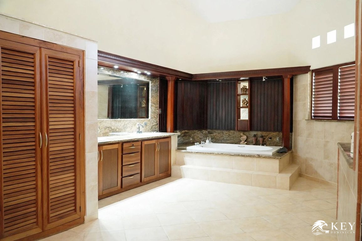 Villa de 5 Habitaciones con Vista al Mar en Venta en Cabarete — Foto 4